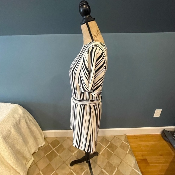 H&M dress - Picture 2 of 5